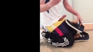 Twink Handjob Amateur Video - Sehr Geil