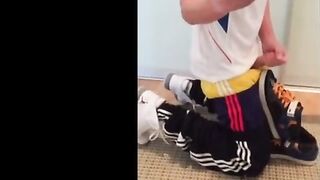 Twink Handjob Amateur Video - Sehr Geil