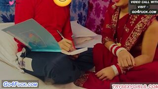 Akeli Sexy Sauteli Maa Ko Bete Bedroom Chudai Kari