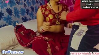 Akeli Sexy Sauteli Maa Ko Bete Bedroom Chudai Kari