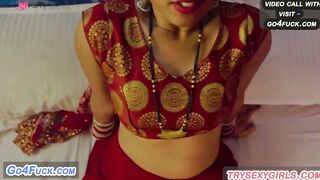 Akeli Sexy Sauteli Maa Ko Bete Bedroom Chudai Kari
