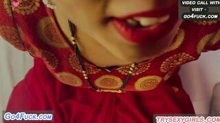 Akeli Sexy Sauteli Maa Ko Bete Bedroom Chudai Kari