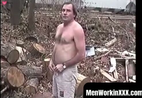 MenWorkinXXX.com - Big dicked country dude craves oral action and sucks
