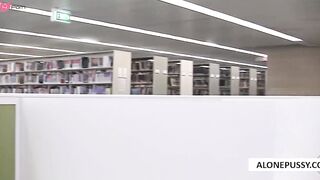 angela white trying to be quiet_1