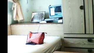 Stepdaughter using my razor (hidden cam)