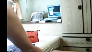 Stepdaughter using my razor (hidden cam)