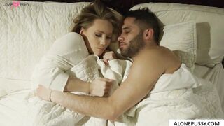 aj applegate they booked a single bed room