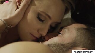 aj applegate they booked a single bed room