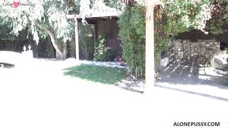 angela white putting out the signals_1