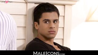 MaleIcons.com - Muscle mature guy Billy Santoro's anal domination of cute twink Armon