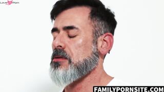 FamilyPornSite.com - Making muscular stepdaddy Lawson James happy with my ass