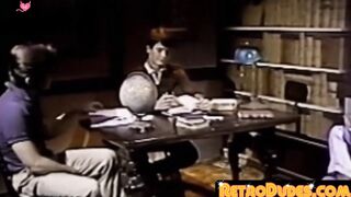 RetroDudes.com - Nerdy college students blow each other in the library