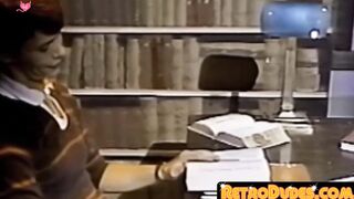 RetroDudes.com - Nerdy college students blow each other in the library