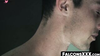 FalconsXXX.com - Hansome man barebacks hunk after sucking big fat dick in a wild ride