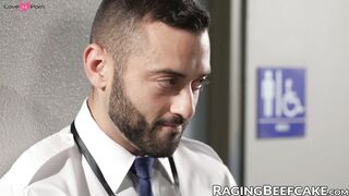 Muscular hunks Drew Valentino and Brogan bareback intensely