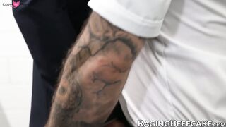 Muscular hunks Drew Valentino and Brogan bareback intensely