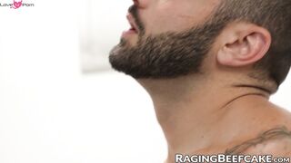 Muscular hunks Drew Valentino and Brogan bareback intensely
