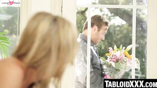 TabloidXXX.com - MILF Brandi Love's huge jugs and double dick home banging
