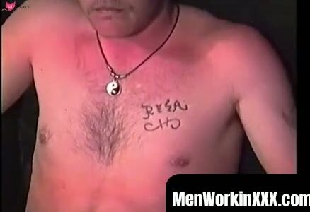 MenWorkinXXX.com - Amateur Darryll masturbates and sucks a massive hard cock