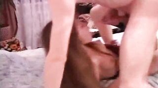 Laisse-moi sentir mes mains sur tes seins, ta bouche qui me suce, et mon sexe