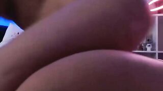 Dificile de decider entre ses seins enormes et son cul delicieux