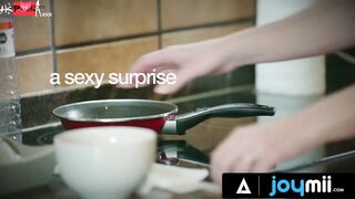 JOYMII - Gorgeous Blonde Vinna Reed Prepared A Sexsual Surprise To Her Man With Happy Ending!