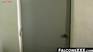 FalconsXXX.com - Muscular stud barebacks tight ass after intense cock sucking