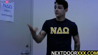 NextDoorXXX.com - Evan Knox devours Kyle's dong before rimming
