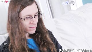 Mature Sexy Vanessa lures amateur Connor Coxxx with her fucking skills