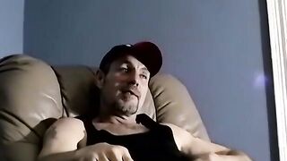 JoeSchmoeXXX.com - Handsome amateur dude Bobby unloads a big portion of jizz