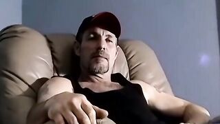 JoeSchmoeXXX.com - Handsome amateur dude Bobby unloads a big portion of jizz