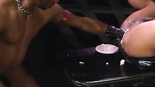 CentralFisting.com - Simon Cox and Xavier Vitale's fisting frenzy