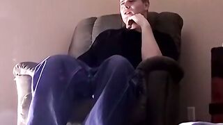 JoeSchmoeXXX.com - Gorgeous twink Keith gets a nice head from a sexy Jason