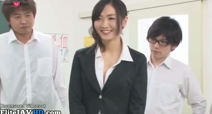 Japanese Milf in stockings gets amazing facial